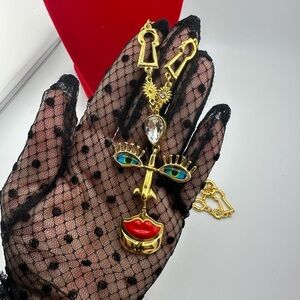 Visage Baroque Gold Artistic Face Pendant Necklace